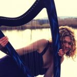 Harpiste Chanteuse électrique cherche lieu pour coeur