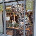 Offering murals, chalkart or window art – Arts visuels